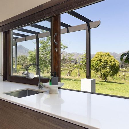 Vineyard Manor At 13 Vines By Hostagents Villa Somerset West Exterior photo